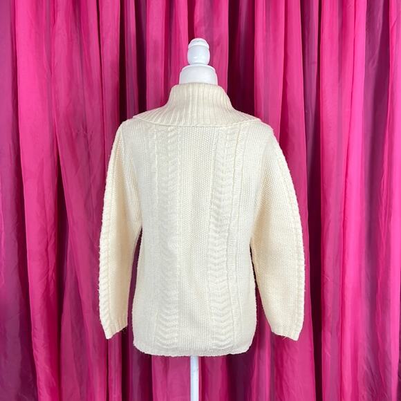 Vintage Avon fashions wood button cream cardigan, med - Picture 2 of 8